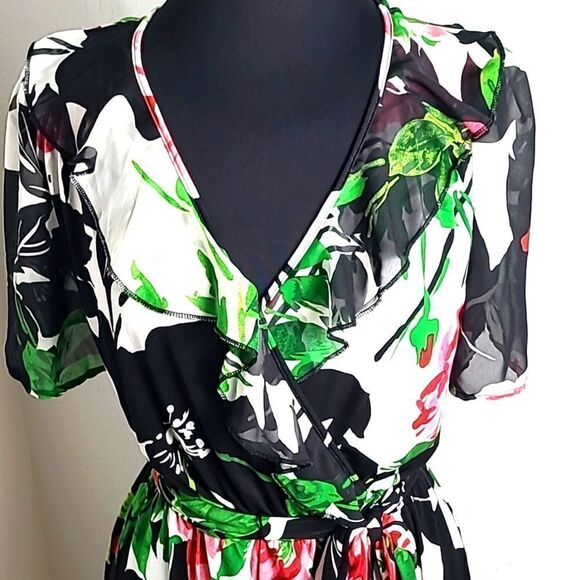 joie de vivre Floral Midi-Dress with Ruffles around the Neck, Size Medium - Picture 2 of 8